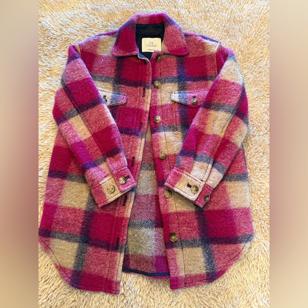 Aritzia Wilfred Free The Ganna Shirt Jacket. Size: XXS, fits like a small!